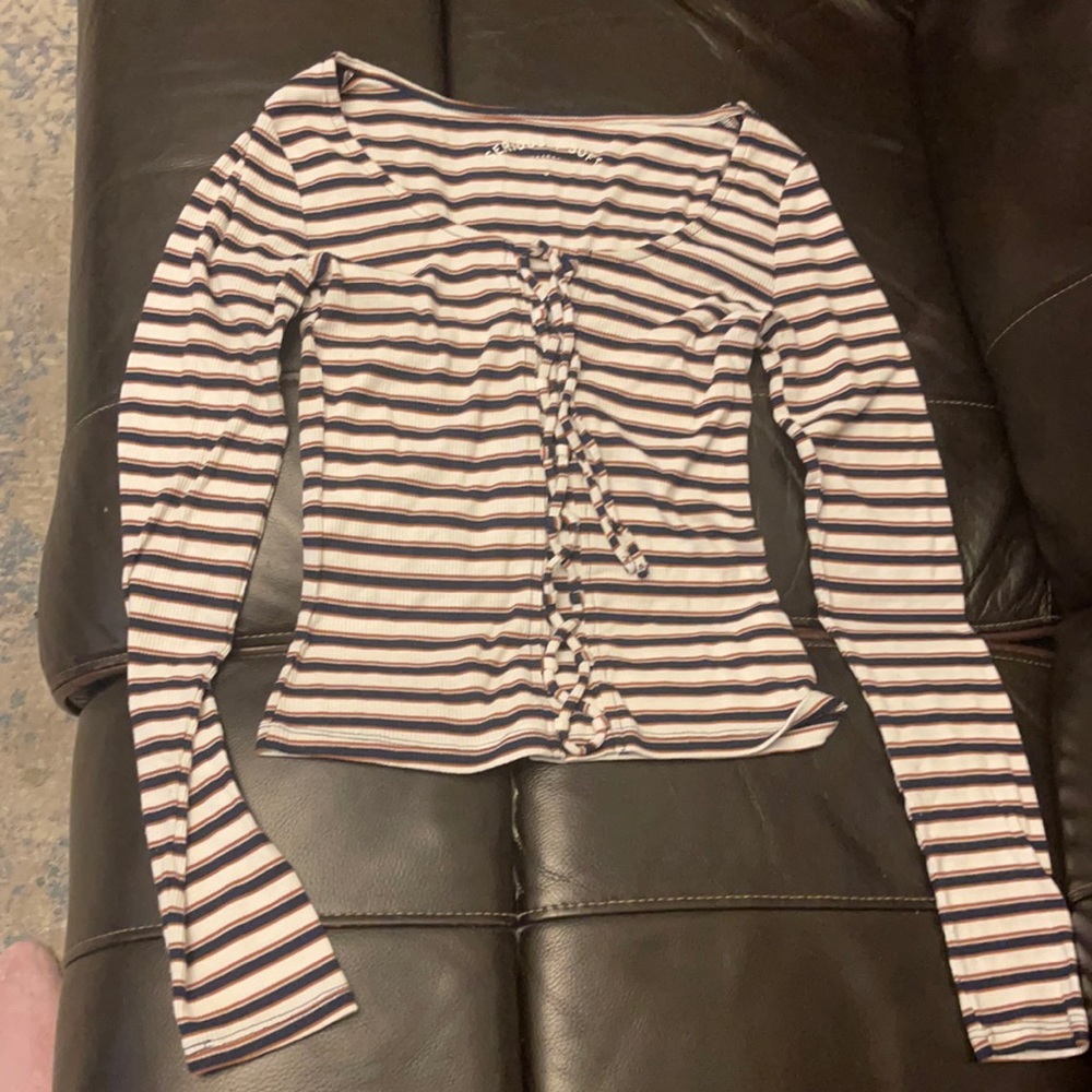 Nice top. Good condition.